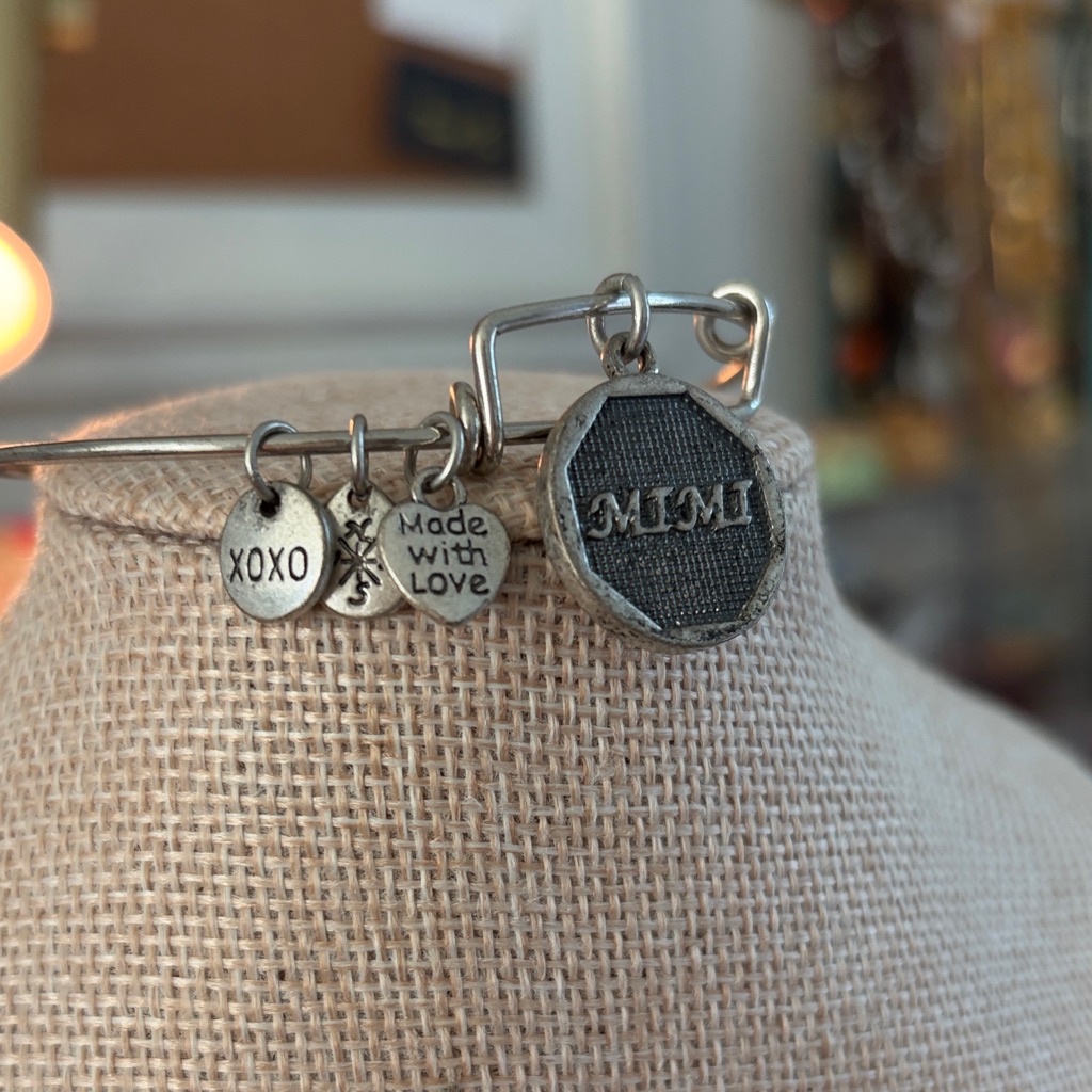 Alex And Ani Silver Charm Bracelet With Mimi And Heart Charms 12$